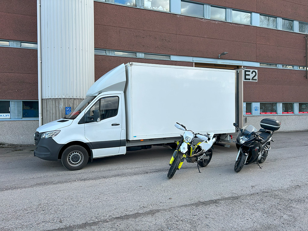 Moottoripyörien kuljetus